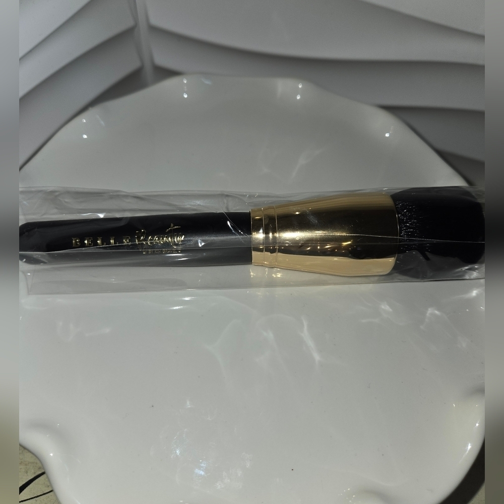 Belle Beauty By Kim Gravel Powder Brush No. 2